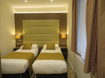 glendale hyde park hotel