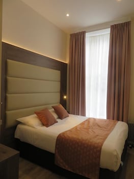 glendale hyde park hotel