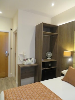 glendale hyde park hotel