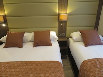 glendale hyde park hotel