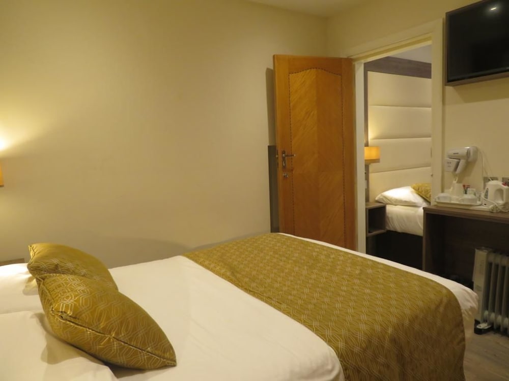 glendale hyde park hotel