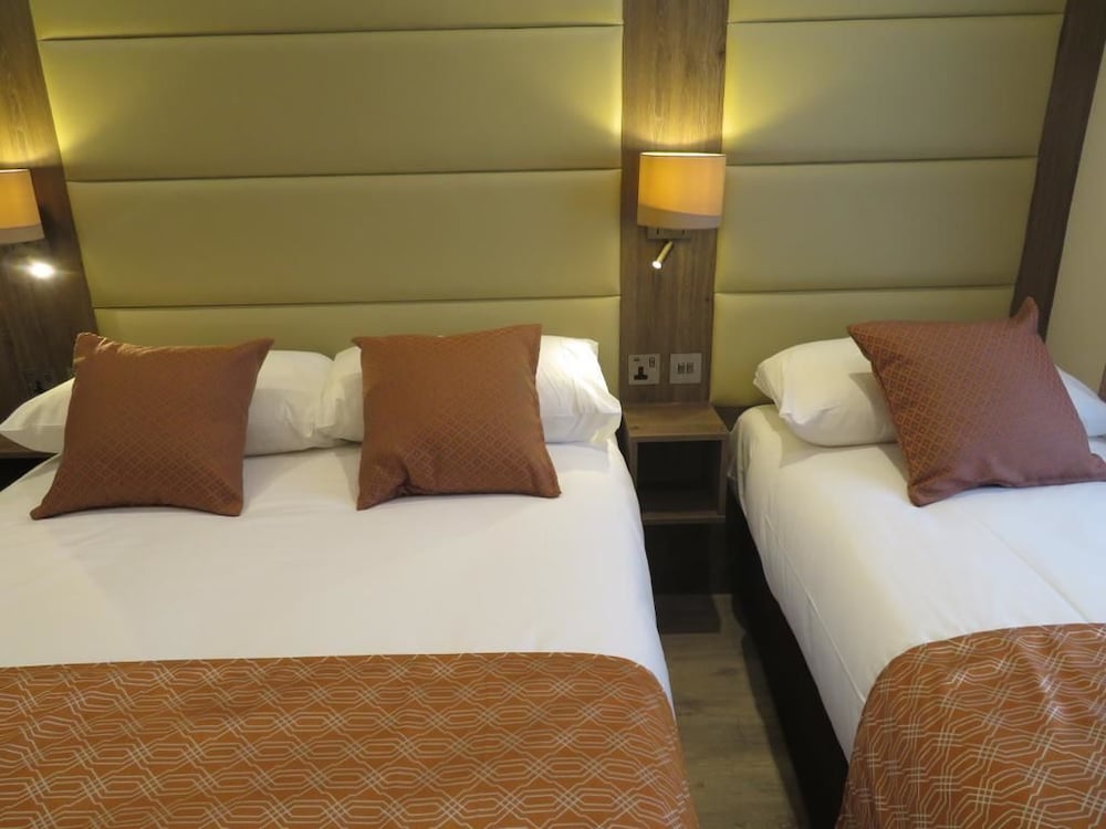 glendale hyde park hotel