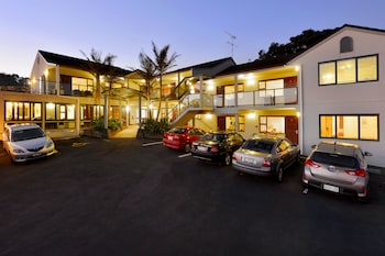 whangaparaoa lodge motel