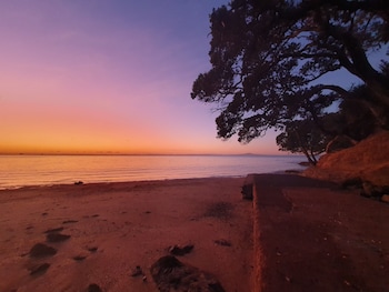 whangaparaoa lodge motel