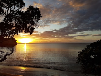whangaparaoa lodge motel