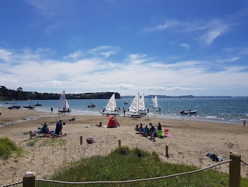 whangaparaoa lodge motel