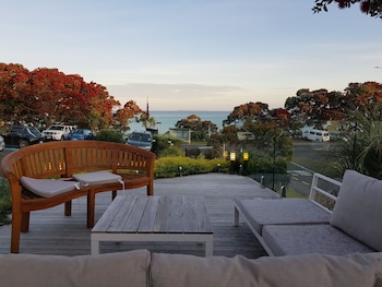 whangaparaoa lodge motel