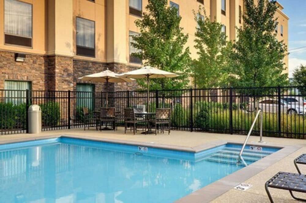hampton inn and suites nashville opryland