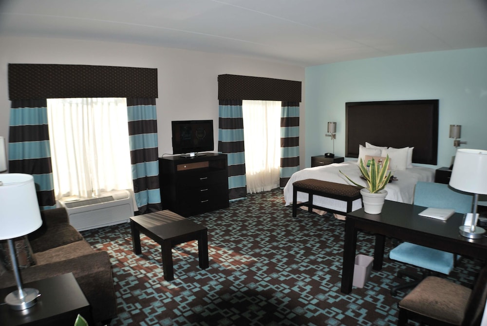 hampton inn and suites nashville opryland