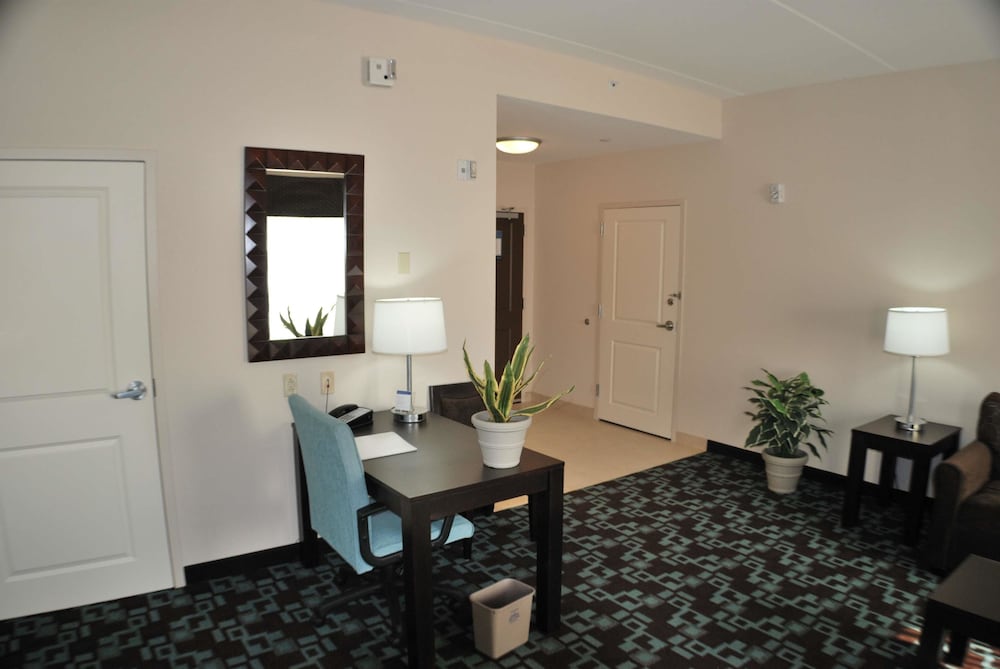 hampton inn and suites nashville opryland