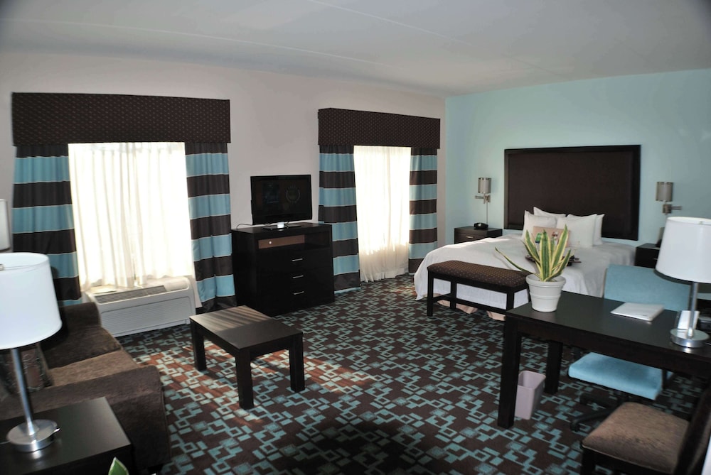 hampton inn and suites nashville opryland