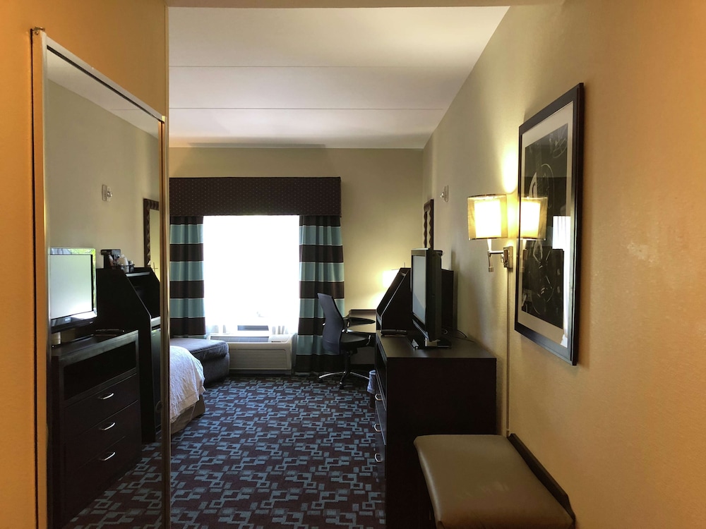 hampton inn and suites nashville opryland