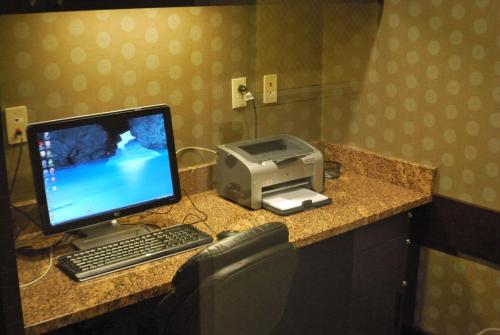 hampton inn and suites nashville opryland