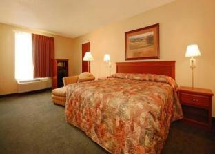 Econo Lodge Inn & Suites,Kearney>>Clay County,2 star