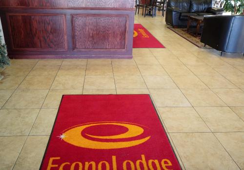 econo lodge inn and suites