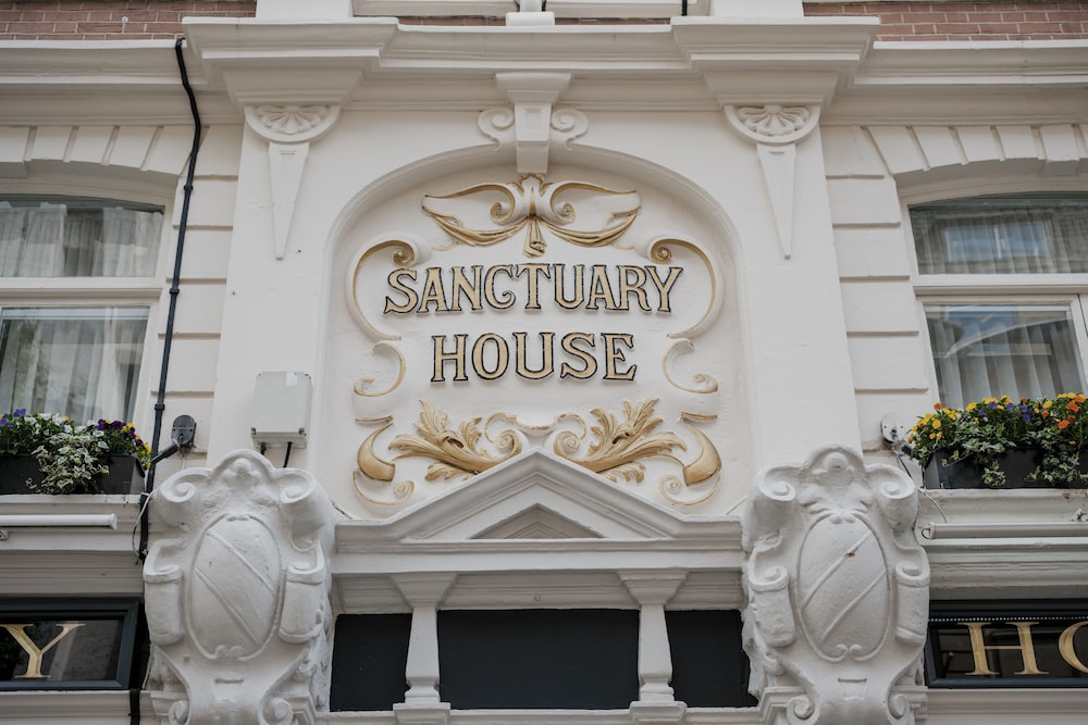 the sanctuary house hotel
