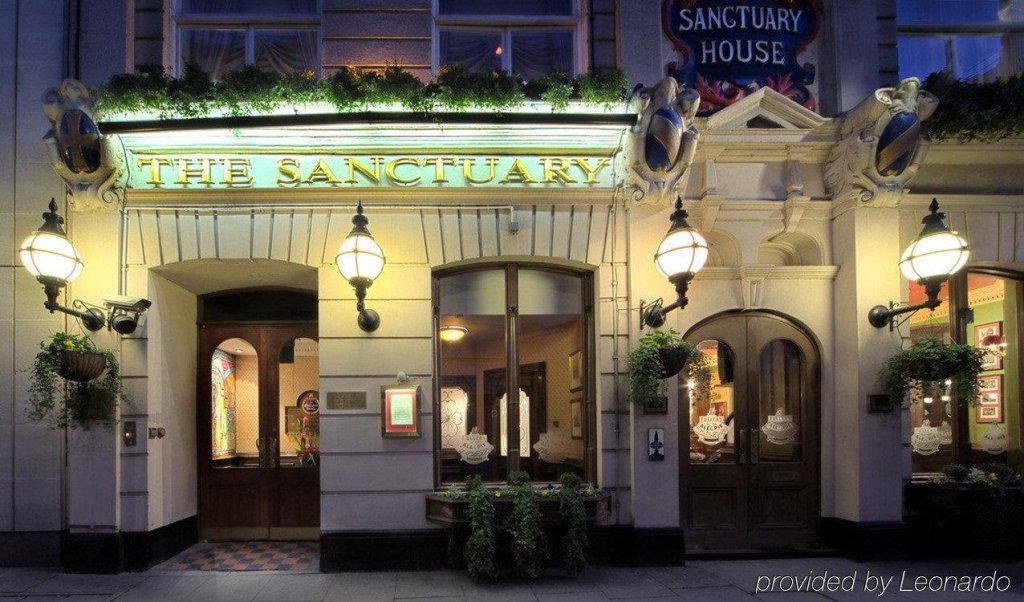 the sanctuary house hotel