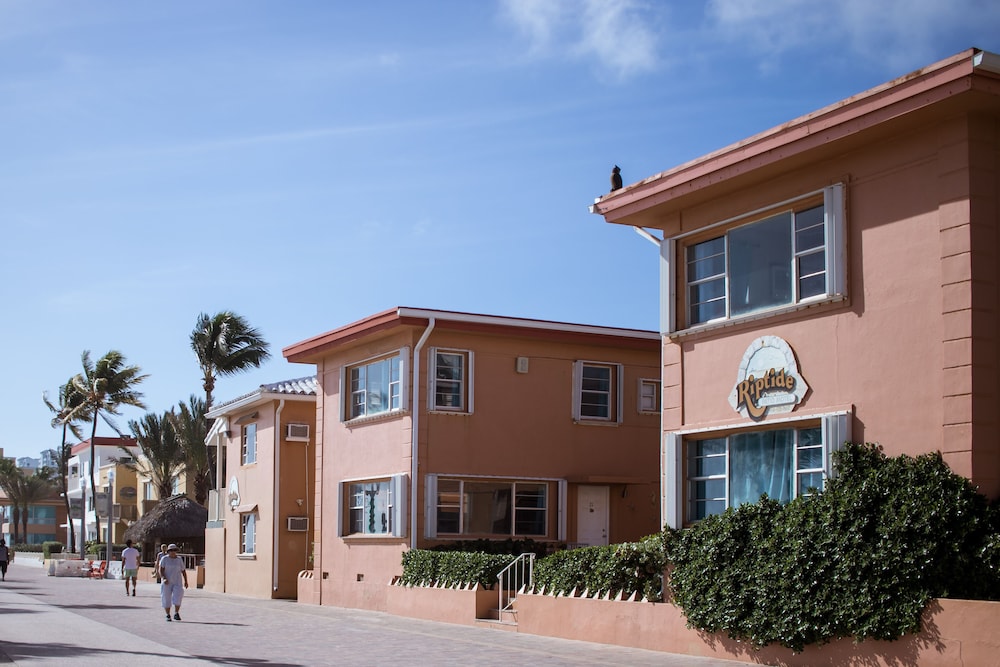 riptide oceanfront hotel