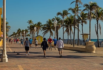 riptide oceanfront hotel