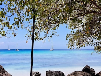 comfort inn and suites tobago