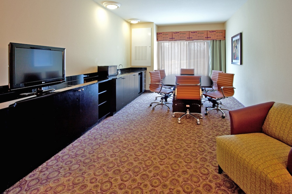 holiday inn express and suites clemson by ihg