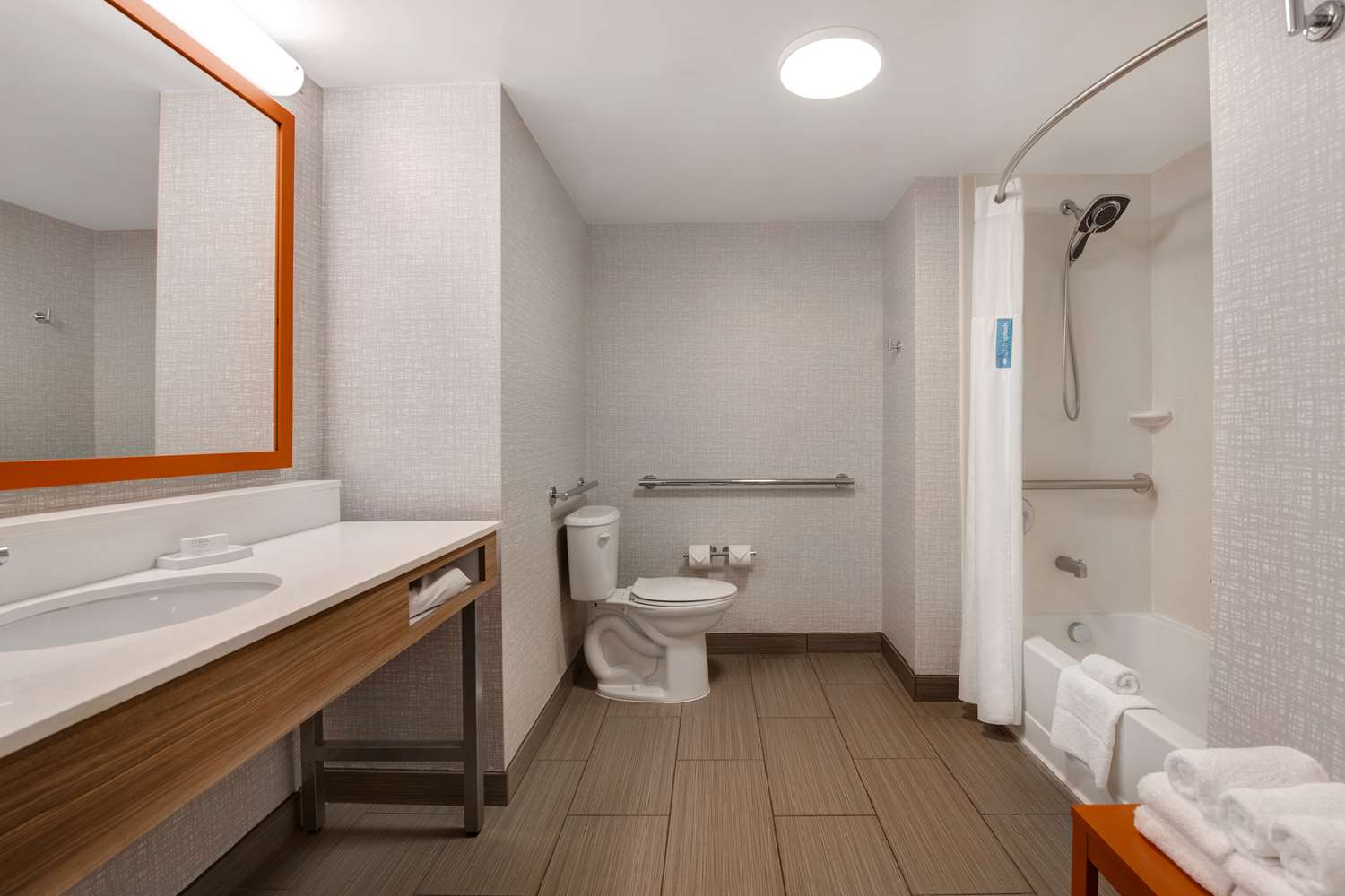 hampton inn anderson alliance business park