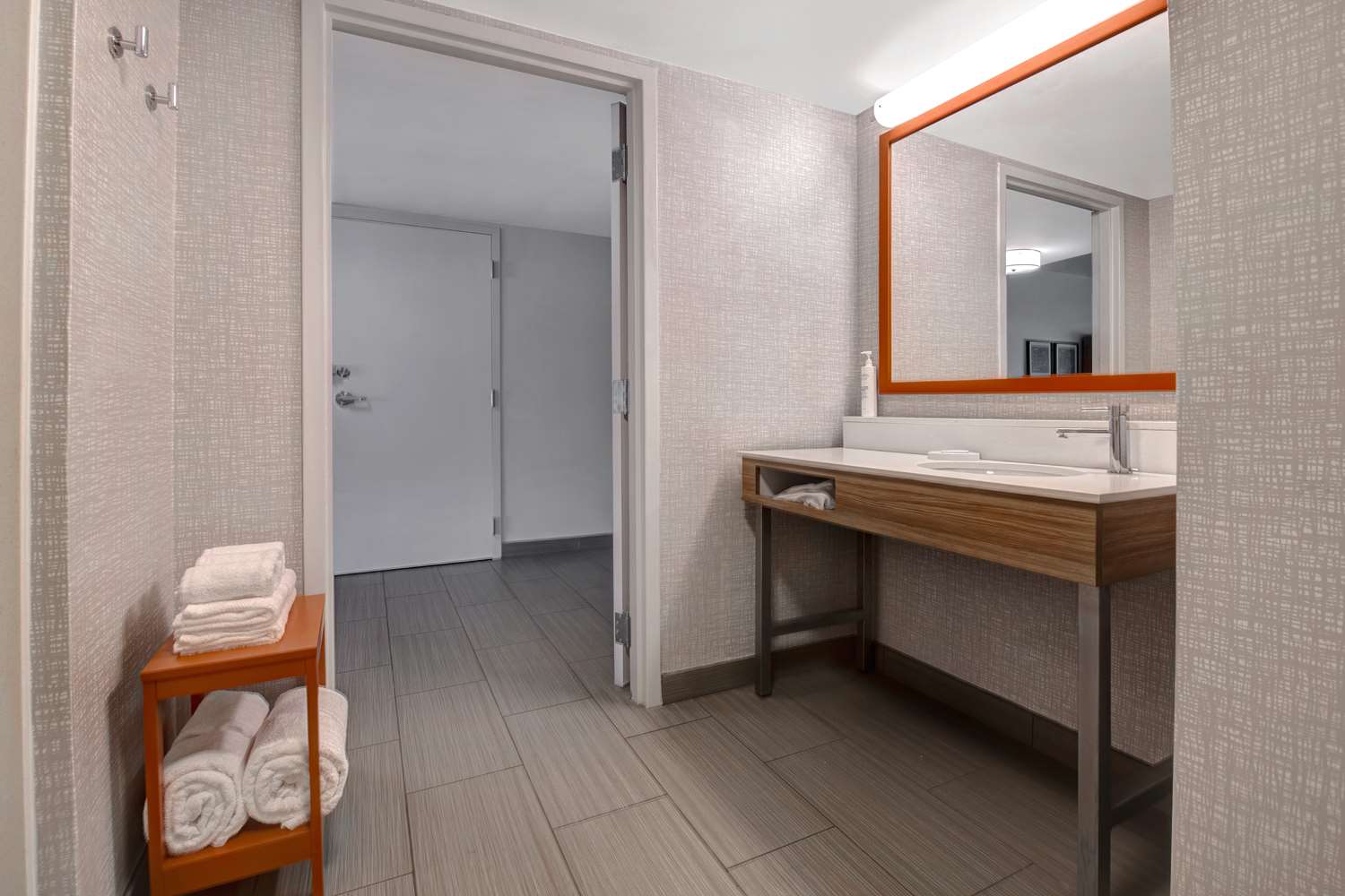 hampton inn anderson alliance business park