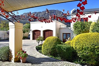 petit and grande plaisir self catering guesthouse