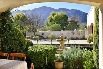 petit and grande plaisir self catering guesthouse