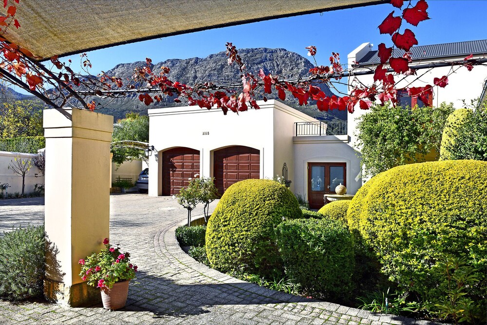 petit and grande plaisir self catering guesthouse