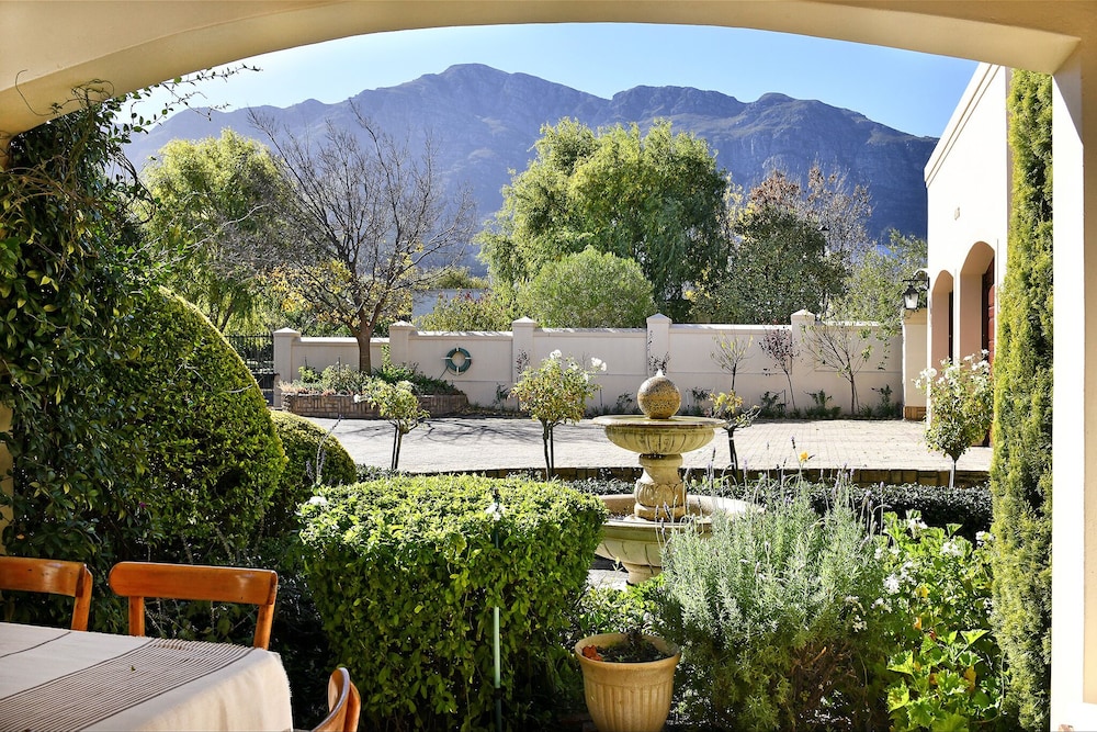 petit and grande plaisir self catering guesthouse