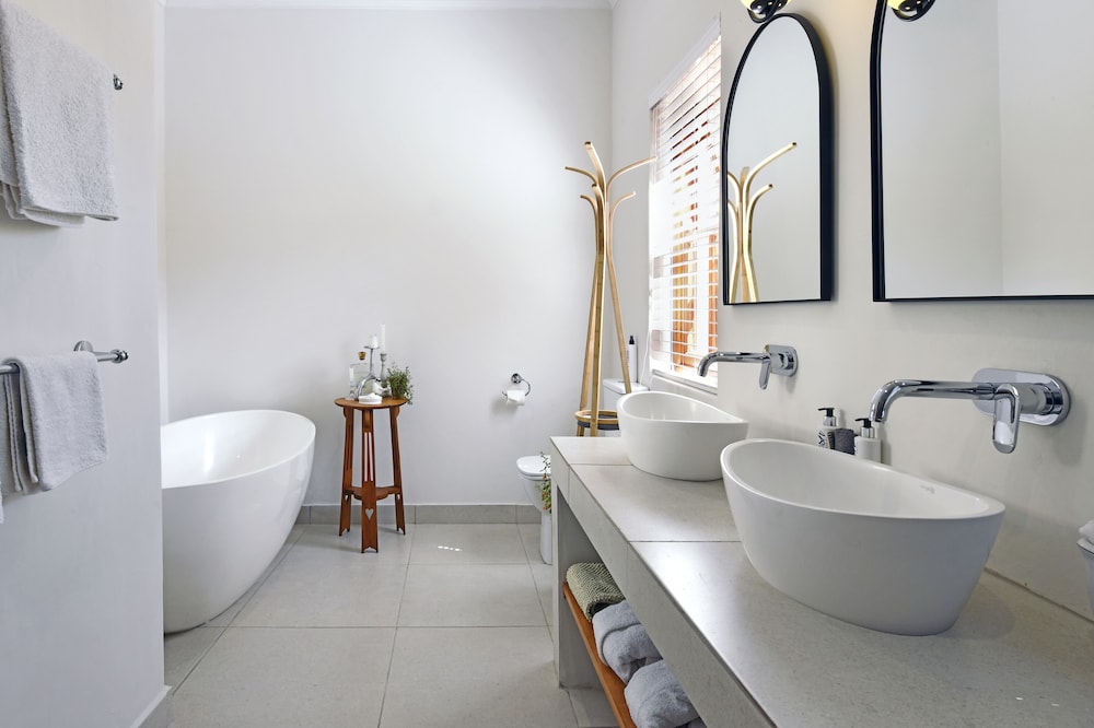 petit and grande plaisir self catering guesthouse