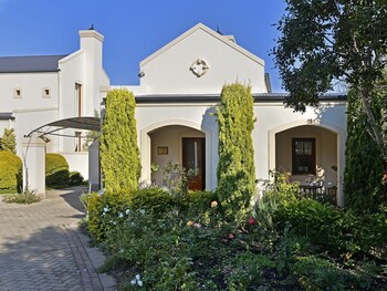 petit and grande plaisir self catering guesthouse