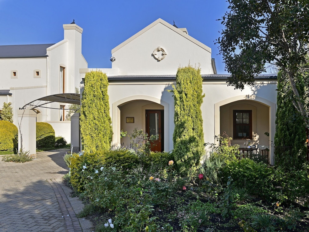 petit and grande plaisir self catering guesthouse