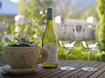 petit and grande plaisir self catering guesthouse