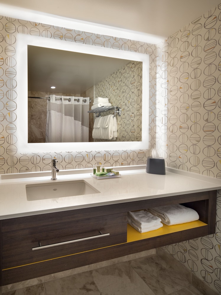 holiday inn montreal longueuil by ihg