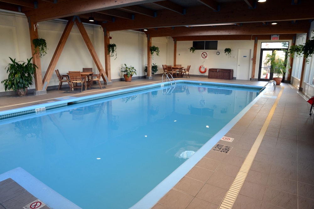 Holiday Inn Montreal Longueuil By Ihg,Longueuil>>Champlain,3 star