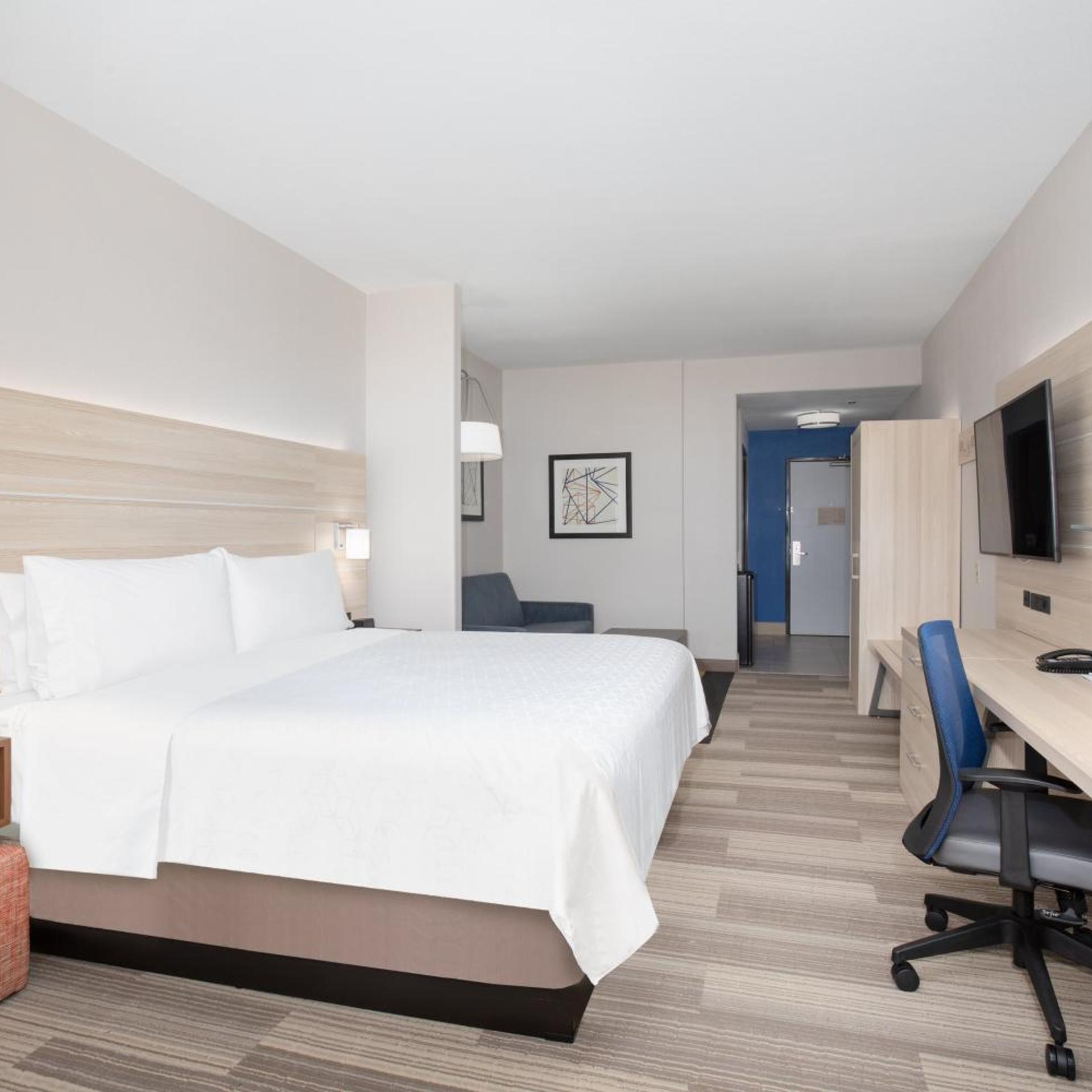 holiday inn express and suites phoenix glendale sports dist
