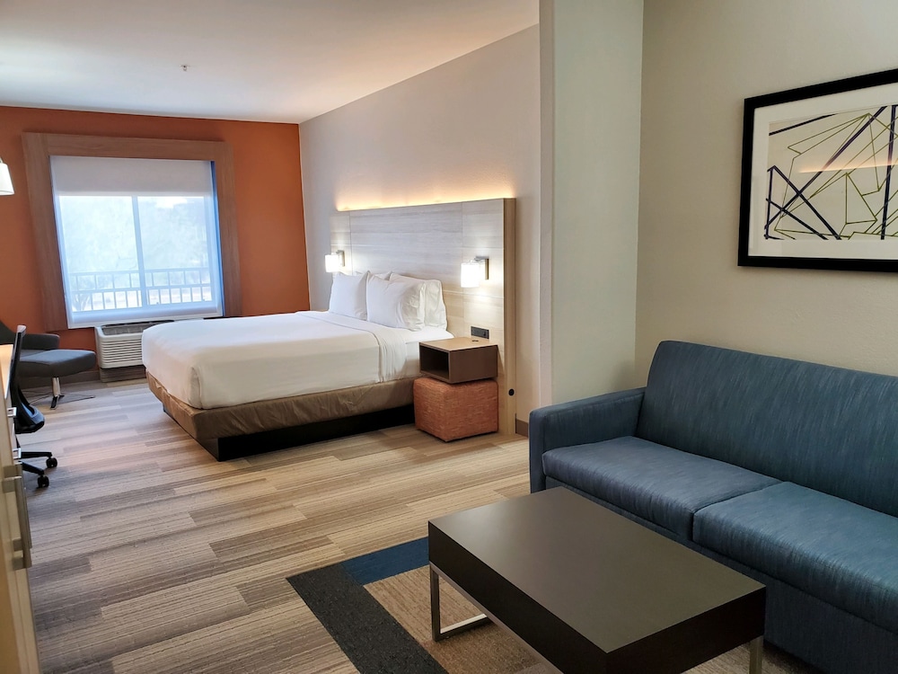 holiday inn express and suites phoenix glendale sports dist