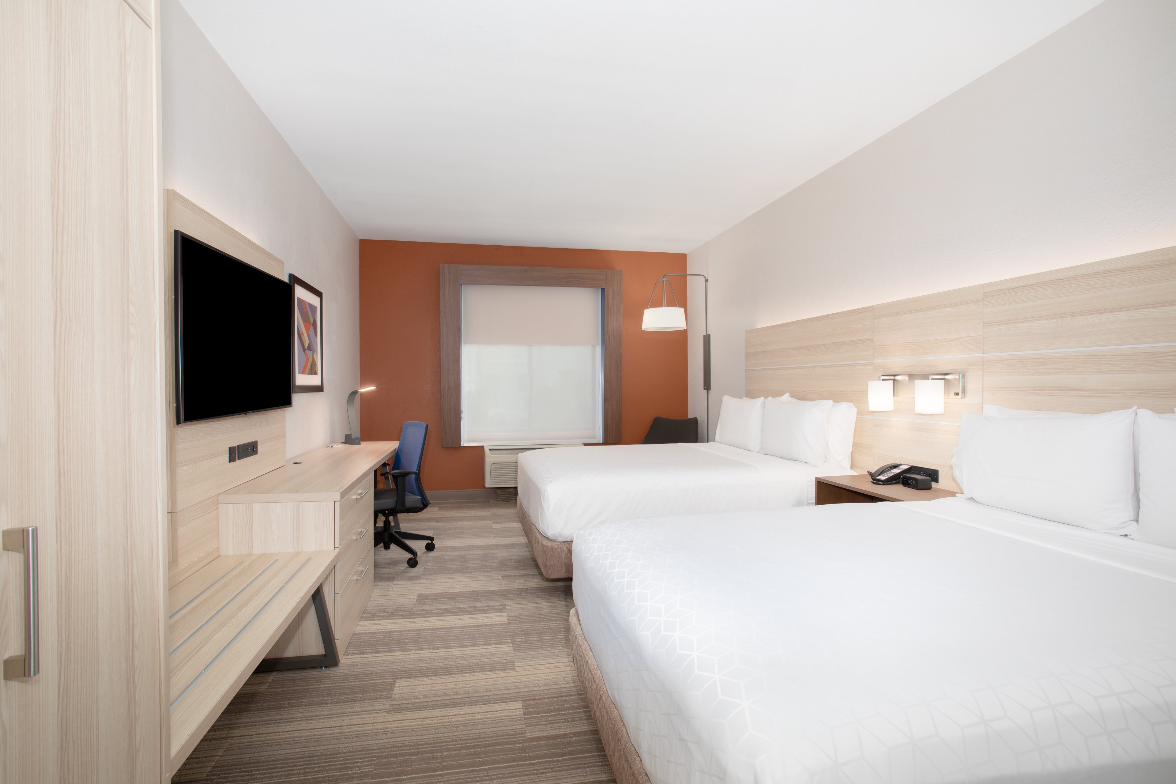 holiday inn express and suites phoenix glendale sports dist