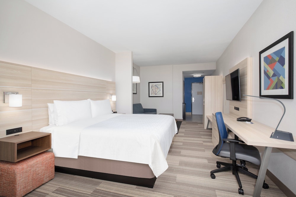 holiday inn express and suites phoenix glendale sports dist