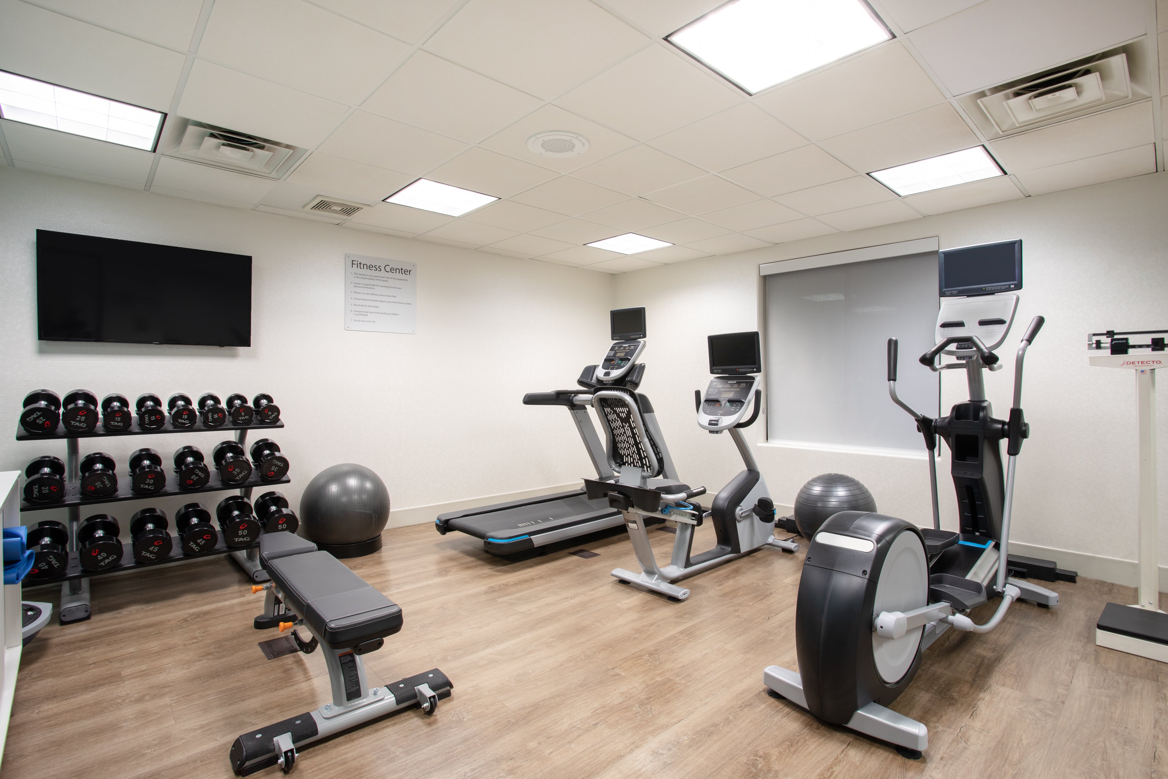 holiday inn express and suites phoenix glendale sports dist
