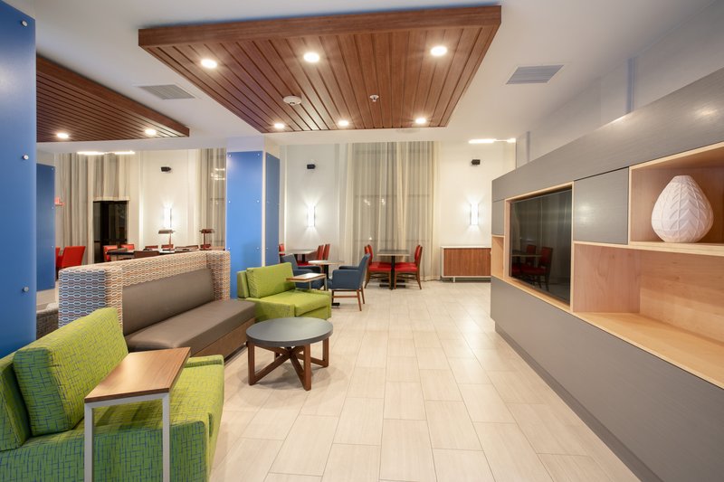 holiday inn express and suites phoenix glendale sports dist