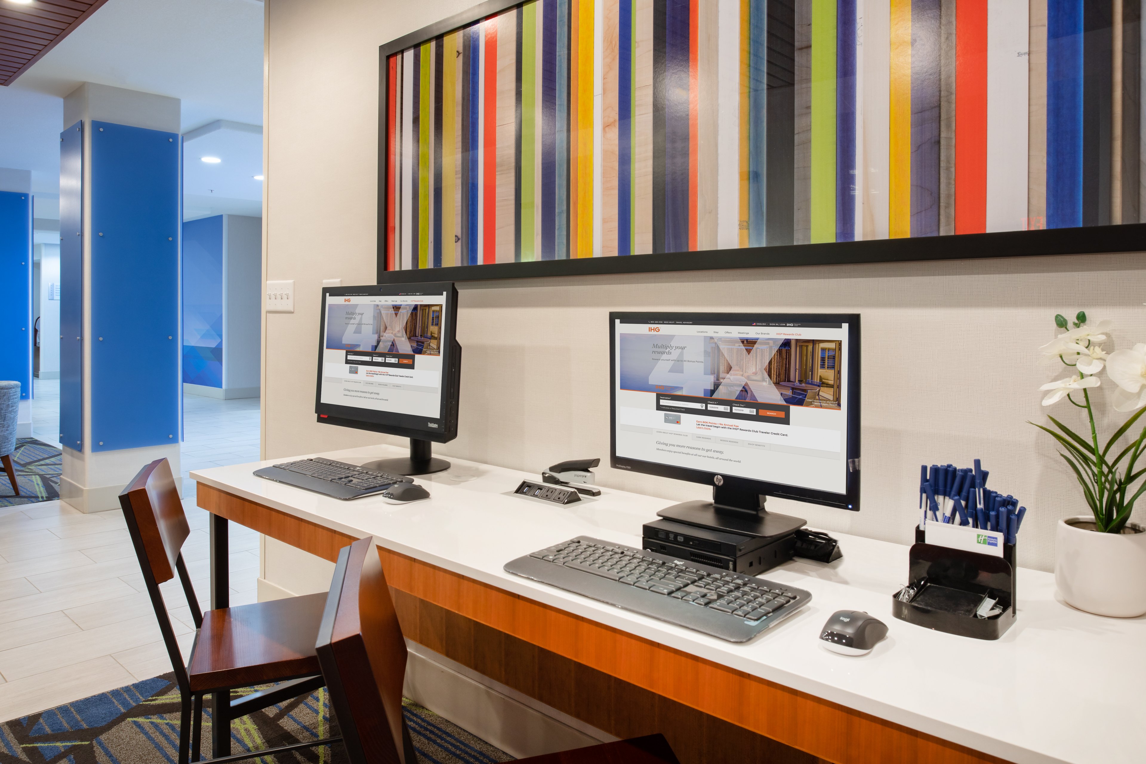 holiday inn express and suites phoenix glendale sports dist