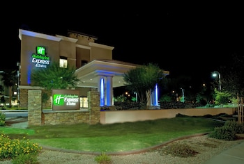 holiday inn express and suites phoenix glendale sports dist
