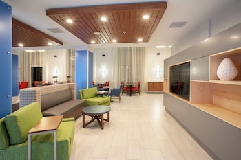 holiday inn express and suites phoenix glendale sports dist