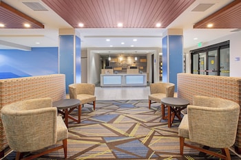 holiday inn express and suites phoenix glendale sports dist