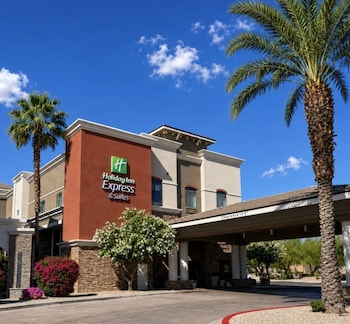 holiday inn express and suites phoenix glendale sports dist