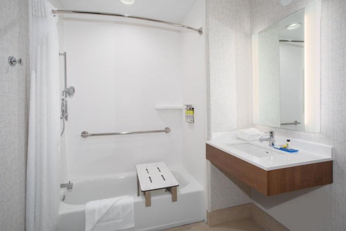 holiday inn express and suites phoenix glendale sports dist