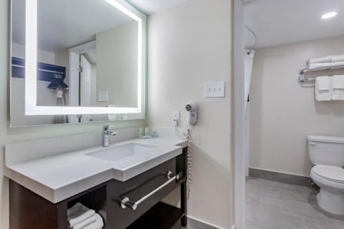 quality inn and suites goodyear phoenix west